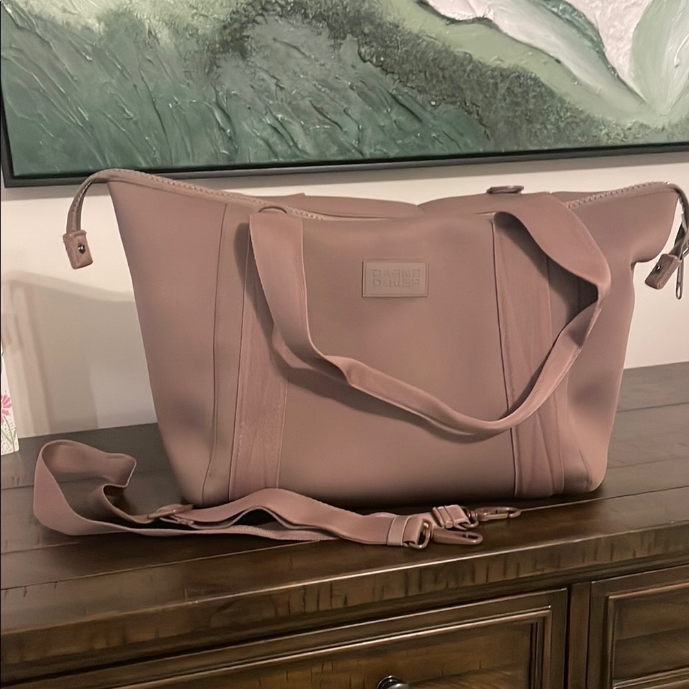 Dagne Dover Pink Tote Bag with Structured Design
